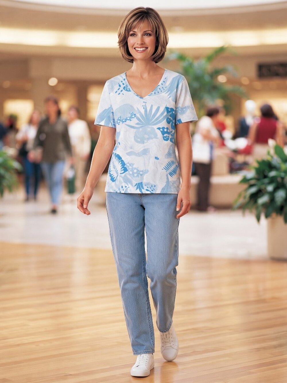 Talbots Women’s Medium Blue Tropical Floral V-Neck Tee Preppy Resort Top